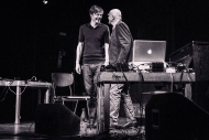 Roedelius & Schneider – improvvisati elettroni al Parenti