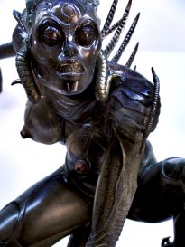 A Giger, che ora ride coi suoi demoni